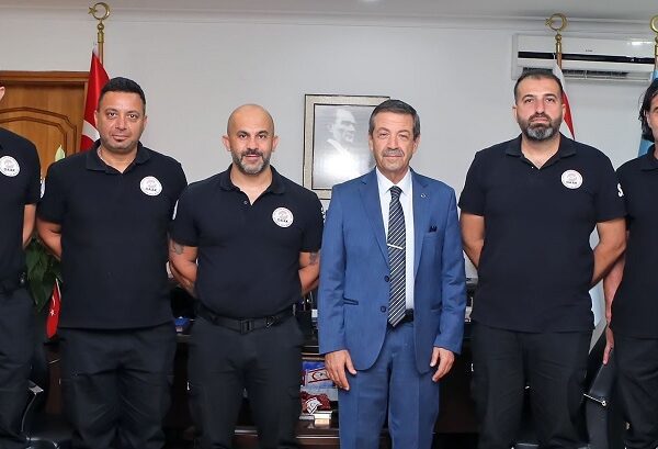 Ertuğruloğlu receives Natural Disaster Search and Rescue Association (DAAK) | Turkish Republic of Northern Cyprus