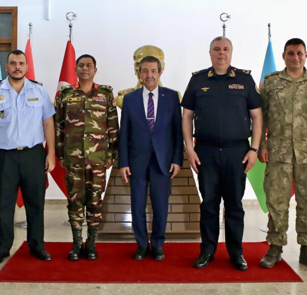 Minister Ertuğruloğlu receives military attachés