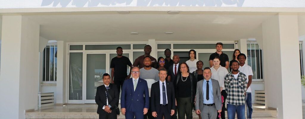 Foreign Minister Ertuğruloğlu receives students from Newcastle University and Girne American University | Turkish Republic of Northern Cyprus
