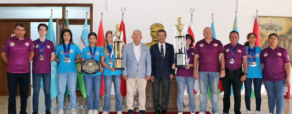 Minister Ertuğruloğlu receives Taekwondo National Team athletes and instructors | Turkish Republic of Northern Cyprus