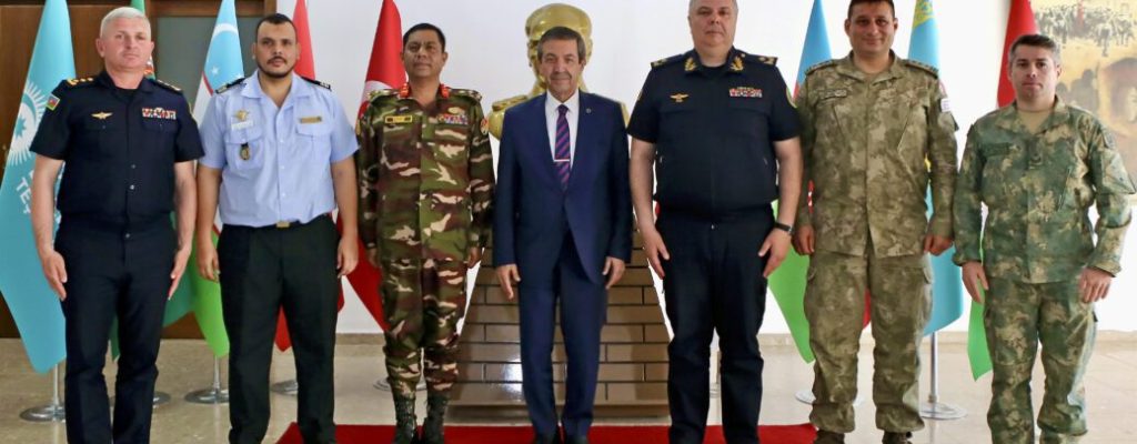 Minister Ertuğruloğlu receives military attachés
