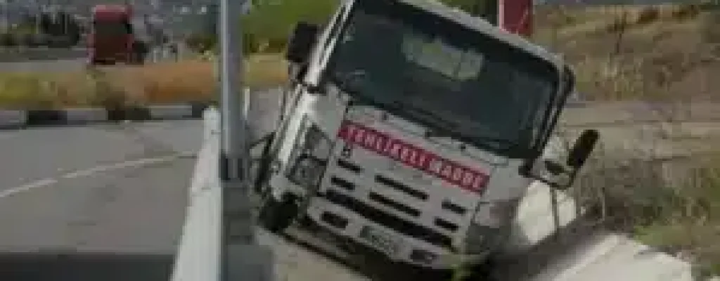 homecyprusn1public_htmlwp-contentuploads202404localimagesAccident-on-Nicosia-Kyrenia-main-road-300x170.webp